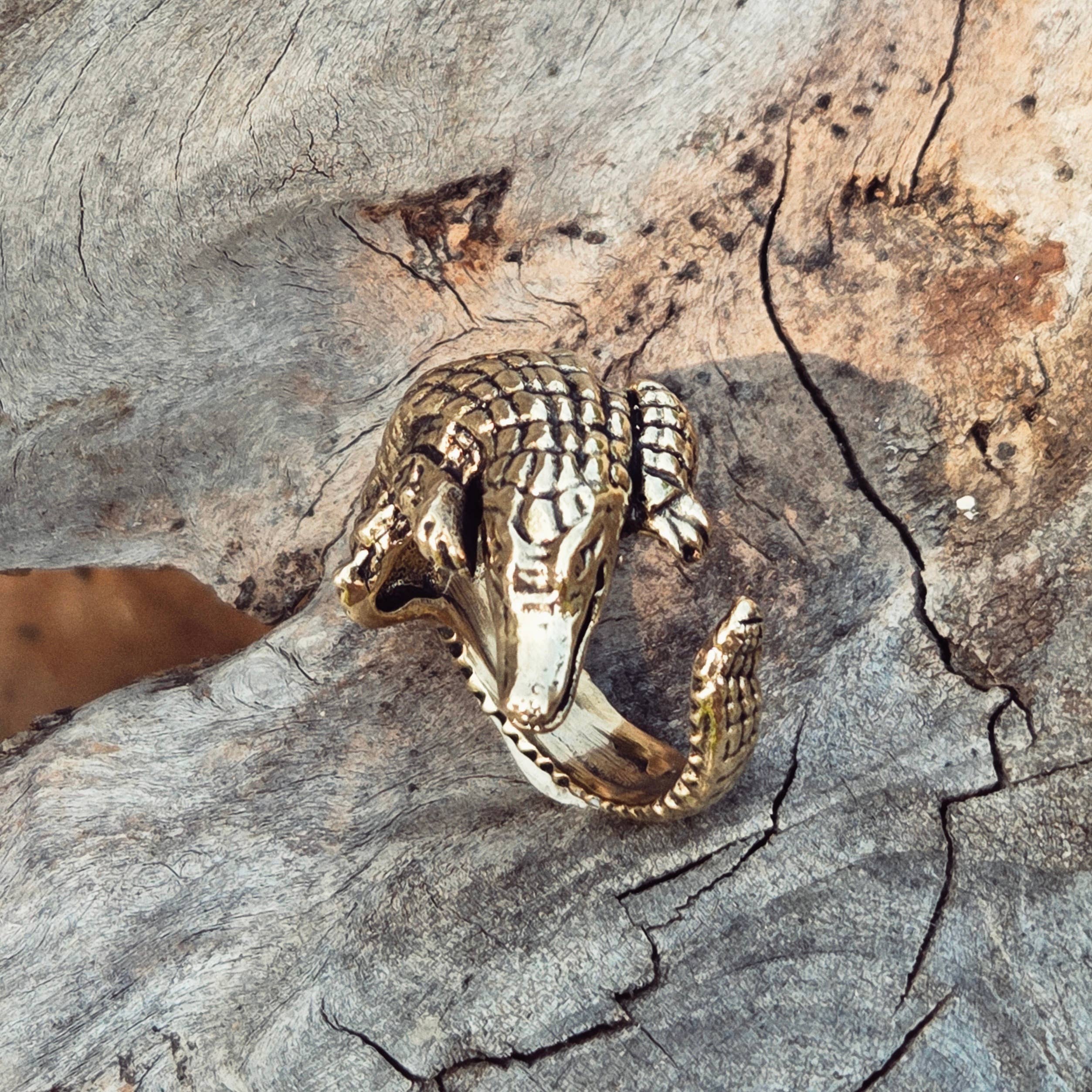 Alligator Ring