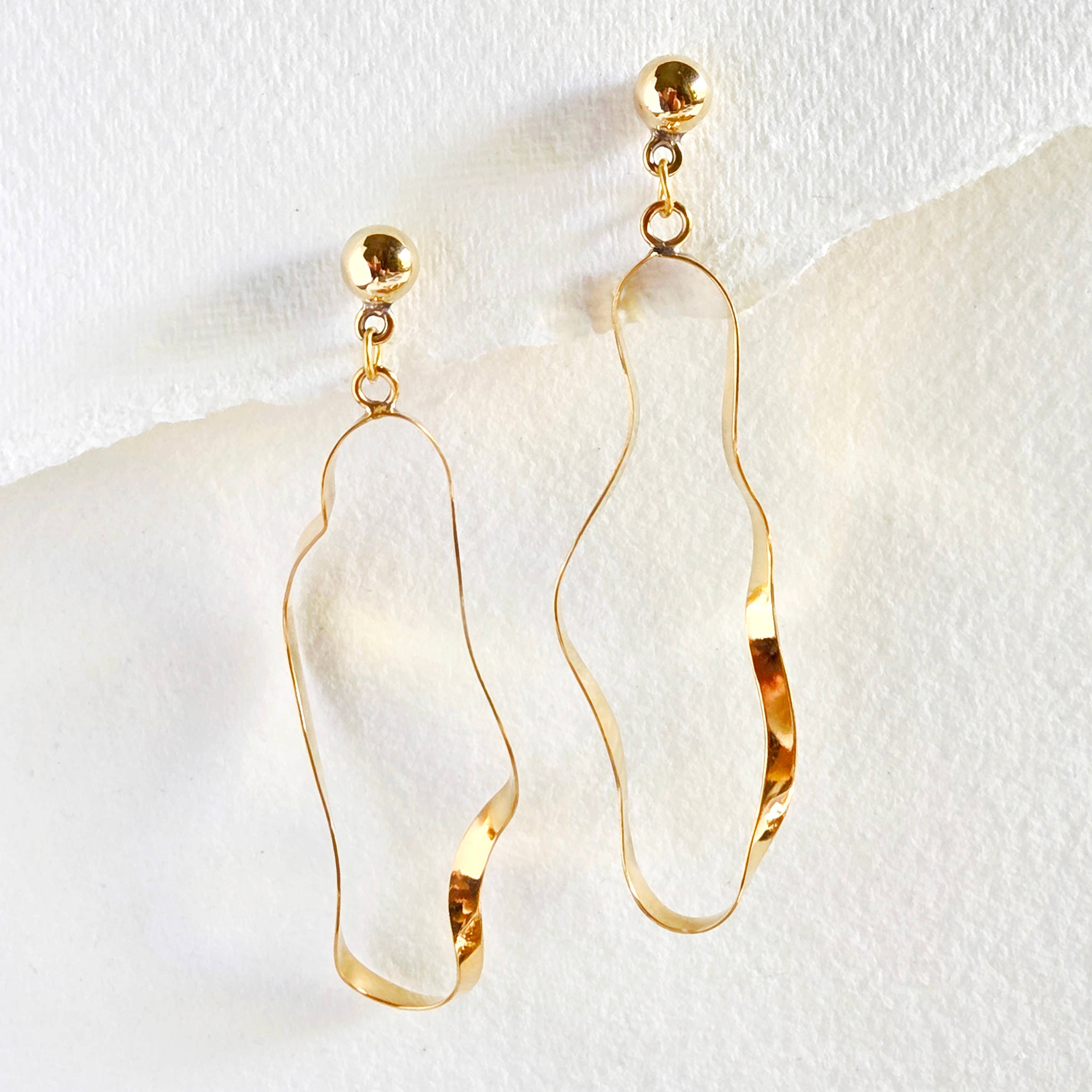 Curve Flat Wire Asymmetrical Drop Earrings