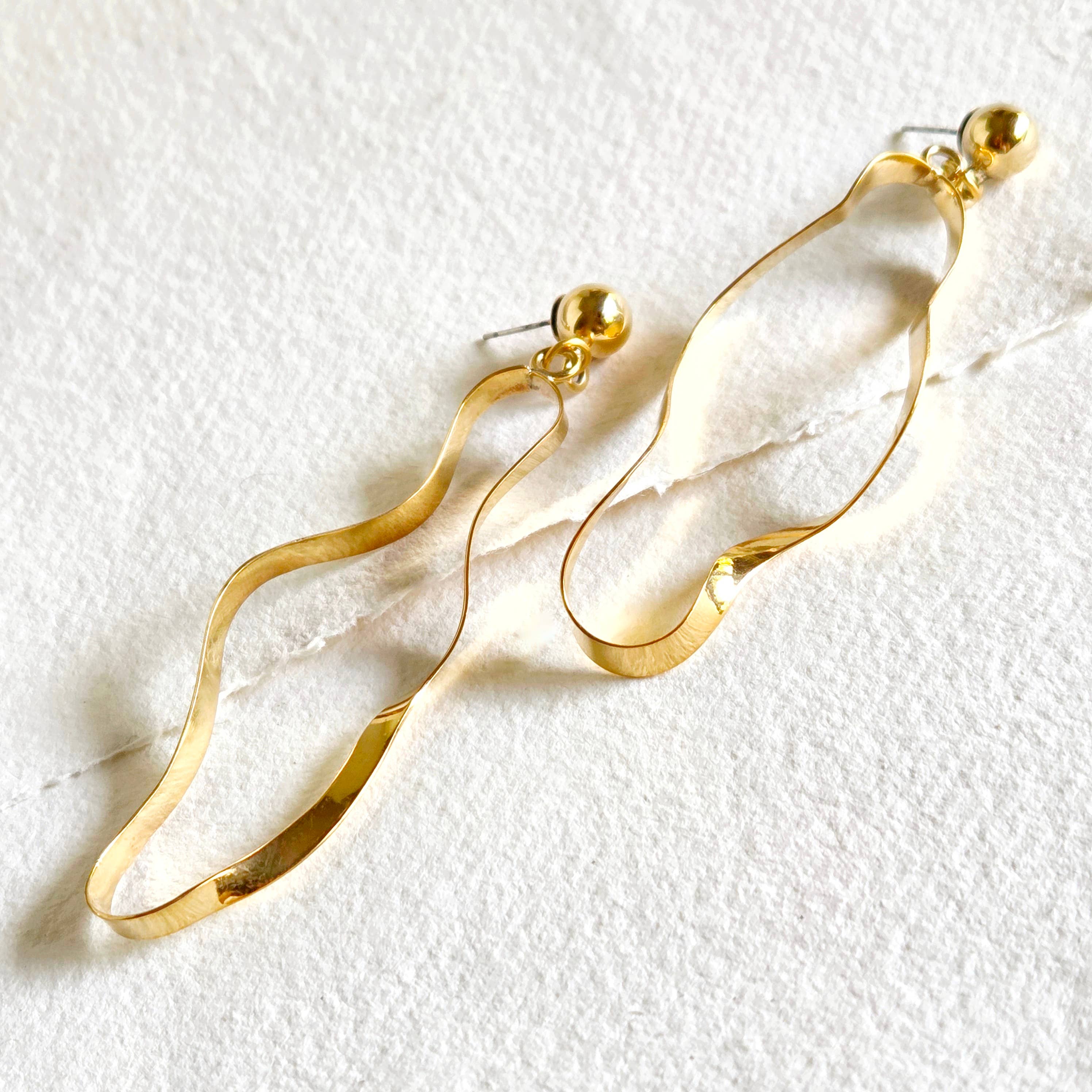 Curve Flat Wire Asymmetrical Drop Earrings