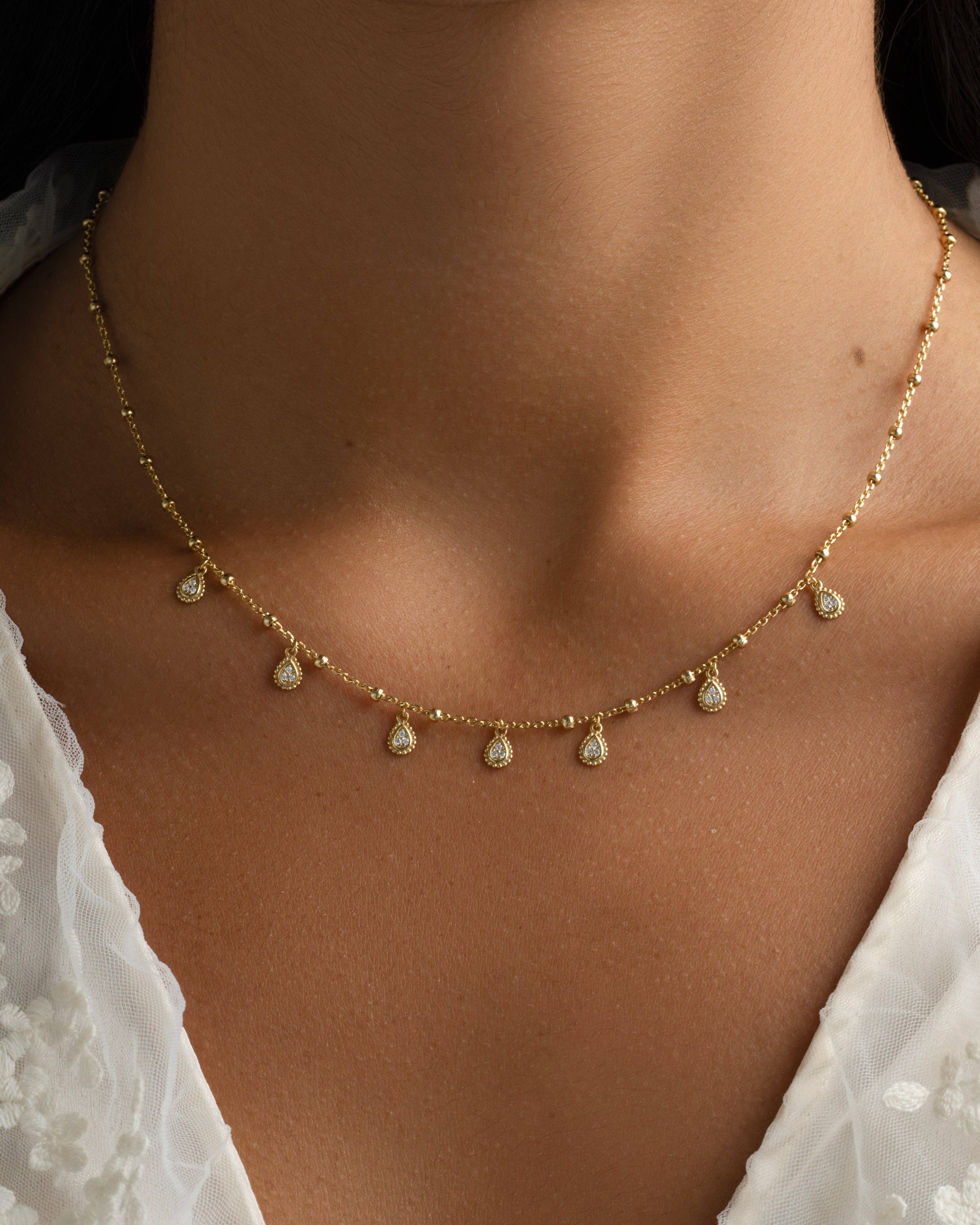 Dangling Tear Drop Necklace